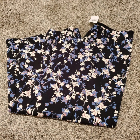 NWT J Jill Wearever Collection Wide Leg Crop Black Dreamy Floral XS - Picture 1 of 4